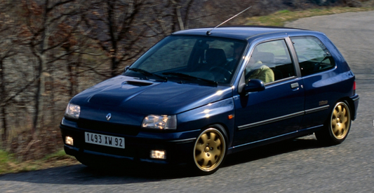 Clio Williams 2.0 16V: Un’Icona Senza Tempo