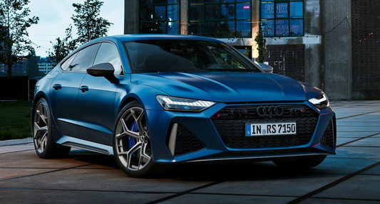 Audi RS7: Potenza, Eleganza e Tecnologia su Quattro Ruote